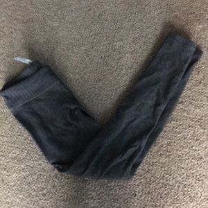 ivivva gray v pattern leggings